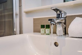 Host Stay Waterfront Penthouse