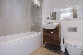 Host Stay Waterfront Penthouse