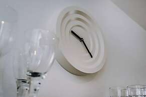 Host Stay Waterfront Penthouse