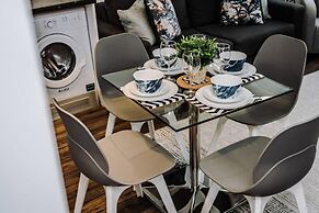 Host Stay Waterfront Penthouse