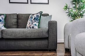 Host Stay Waterfront Penthouse