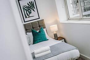 Host Stay Waterfront Penthouse