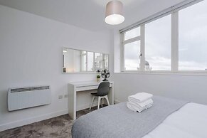 Host Stay Waterfront Penthouse