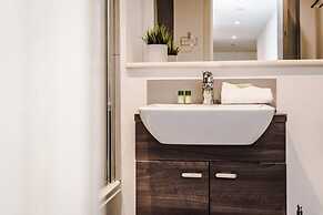 Host Stay Waterfront Penthouse