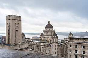 Host Stay Waterfront Penthouse