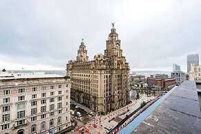 Host Stay Waterfront Penthouse