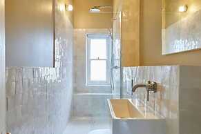 Host Stay Parade Dwelling