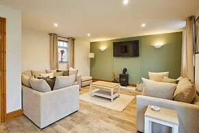 Host Stay Fawcett Cottage