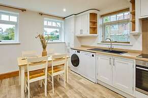 Host Stay Fawcett Cottage