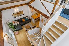 Host Stay The Cavern Quarter Loft