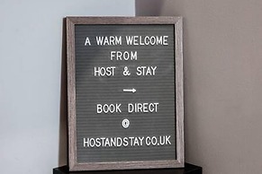 Host Stay The Cavern Quarter Loft