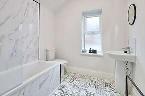 Host Stay Charlotte Street