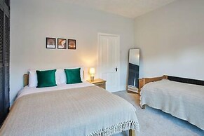 Host Stay Charlotte Street