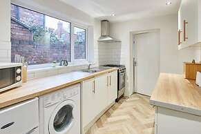 Host Stay Charlotte Street