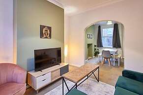 Host Stay Charlotte Street