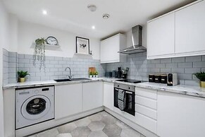 Host Stay Halifax House Living