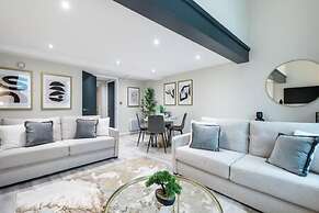 Host Stay Halifax House Living