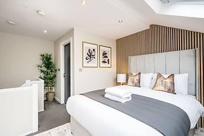 Host Stay Halifax House Living