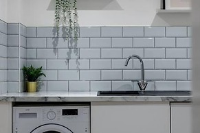 Host Stay Halifax House Living