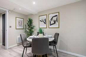 Host Stay Halifax House Living