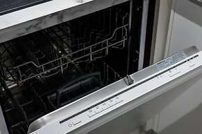 Host Stay Halifax House Living