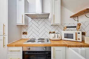 Host Stay Queen Square Hideaway