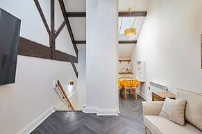 Host Stay Queen Square Hideaway