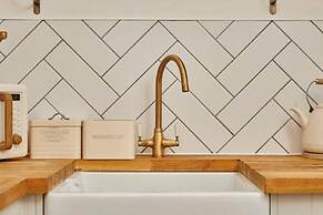 Host Stay Queen Square Hideaway