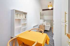 Host Stay Queen Square Hideaway