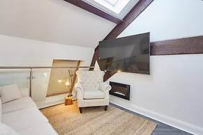 Host Stay Queen Square Hideaway