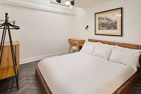 Host Stay Queen Square Hideaway