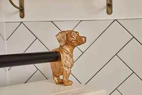 Host Stay Queen Square Hideaway