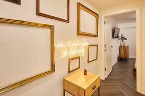 Host Stay Queen Square Hideaway