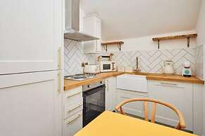 Host Stay Queen Square Hideaway