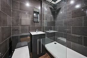 Host & Stay Standard Room, Sevenstay Apartments