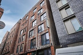 Host & Stay Standard Room, Sevenstay Apartments