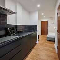 Host & Stay Standard Room, Sevenstay Apartments