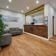 Host & Stay Standard Room, Sevenstay Apartments