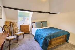 Host Stay St Radigunds House