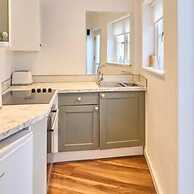 Host Stay St Radigunds House