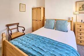 Host Stay St Radigunds House