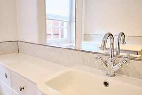 Host Stay St Radigunds House