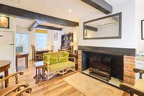 Host Stay St Radigunds House