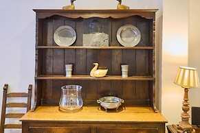 Host Stay St Radigunds House