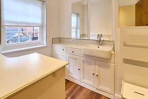 Host Stay St Radigunds House