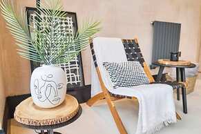 Host Stay Faversham Studio