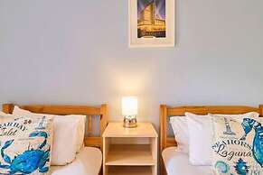 Host Stay Cobb Court