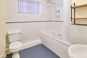 Host Stay Cobb Court