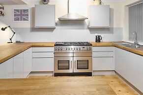 Host Stay Cobb Court