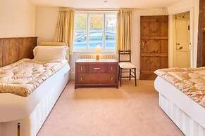 Host Stay The Bell House